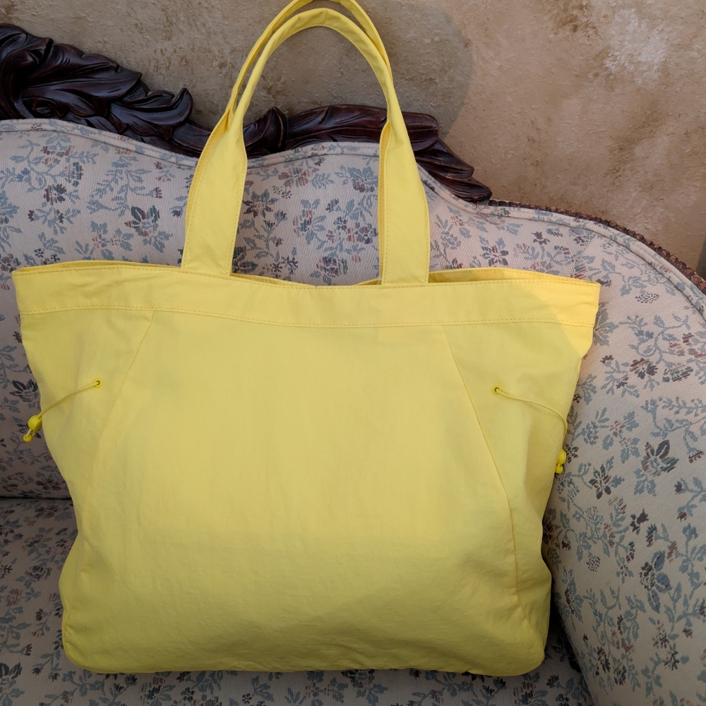 Lululemon Side-Cinch Shopper Tote Bag in Bright Yellow Durable Easy To Clean NWT - Picture 6 of 16